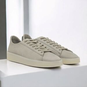 FEAR OF GOD ESSENSIALS TENNIS LOW SNEAKERS IN CEMENT EU 41 $295